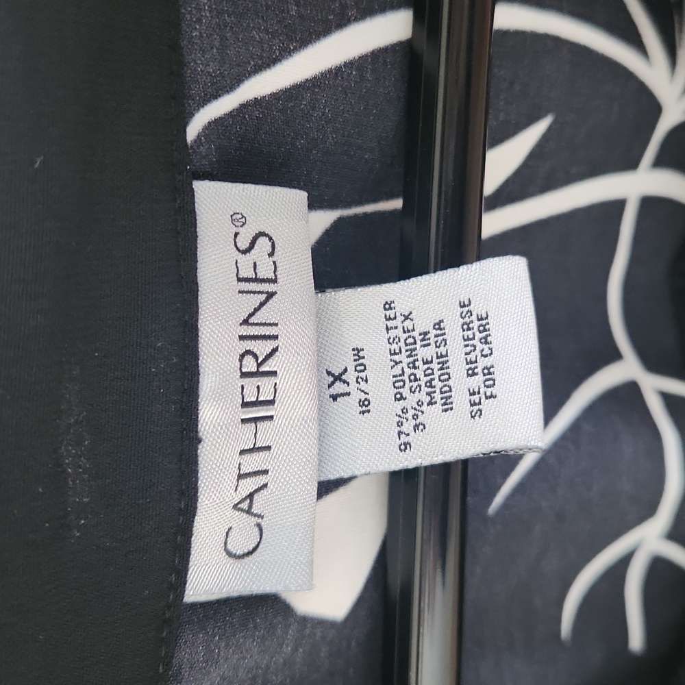 Catherines Monochrome Leaf Pattern Top - image 2